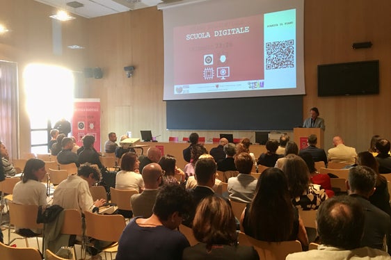 È stato presentato oggi (11 ottobre) presso la sala convegni del Centro di formazione professionale “L. Einaudi”, il Piano provinciale per la scuola digitale (Foto: ASP)