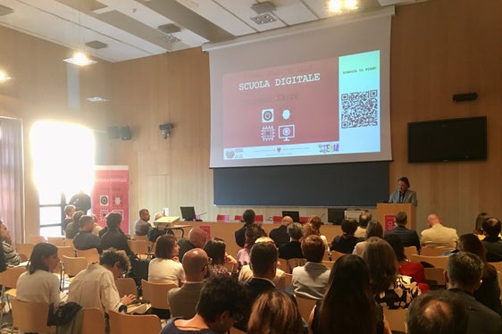 È stato presentato oggi (11 ottobre) presso la sala convegni del Centro di formazione professionale “L. Einaudi”, il Piano provinciale per la scuola digitale (Foto: ASP)