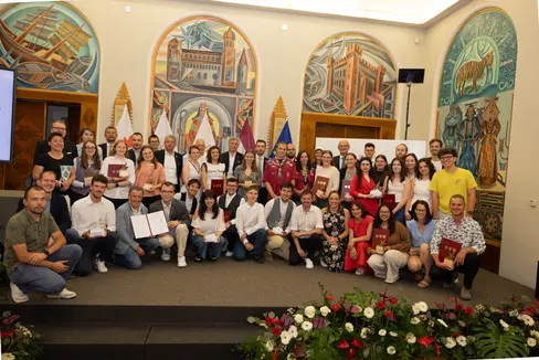 Con il premio congiunto “Prestazioni d'eccellenza – volontariato giovanile 2025” ), le province di Trento, Bolzano e Land Tirolo rendono omaggio ai giovani impegnati nel volontariato e ai progetti virtuosi in ambito giovanile. La cerimonia di consegna dei premi si è tenuta il 12 giugno a Trento. (Foto: Archivio Ufficio Stampa Provincia di Trento)