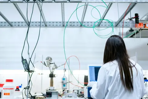 L’Amministrazione provinciale ha bandito un concorso pubblico per un posto a tempo indeterminato e a tempo pieno nel profilo professionale di esperto chimico o esperta chimica (IX qualifica funzionale). (Foto. Pexels/Utilizzabile solo per la pubblicazione di questo comunicato stampa)