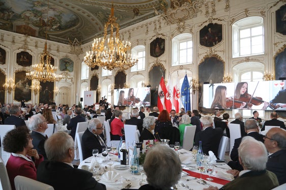 Riesensaal in der Hofburg: Traditionell der festliche Rahmen für die Verleihung der Ehrenzeichen des Landes Tirol in Innsbruck (Foto: Land Tirol/Frischauf Bild)