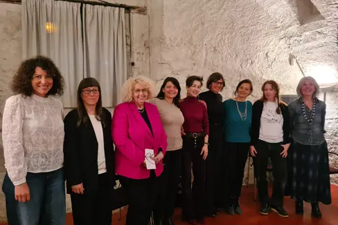 Intreciades (von links nach rechts): Marlene Schuen, Rut Bernardi, Jahel Beer, Antonella Tiburzi, Veronika Lochmann, Irina Tavella, Jutta Valentini, Ursula Tavella und Cristinarosa Pizzinini (Foto: LPA/Direktion ladinische Bildung und Kultur )