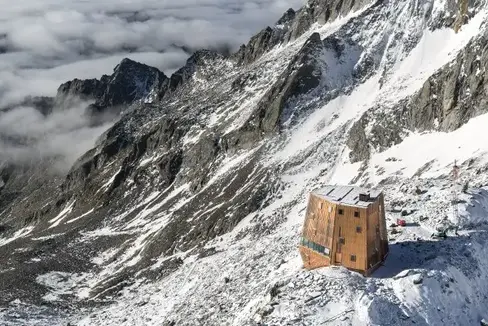 La Provincia ha stanziato 10 milioni di euro per la straordinaria ristrutturazione e manutenzione dei rifugi CAI e AVS.
(Foto: USP)