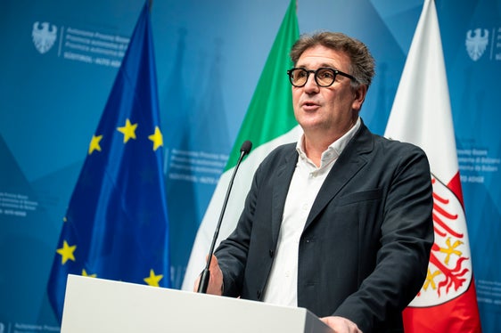 Il vicepresidente della Fondazione Cassa di Risparmio Walter Zambaldi: Un bellissimo lavoro di rete tra nove associazioni giovanili che hanno deciso di acquistare un mezzo per i loro spostamenti per rafforzare le attività per i giovani sul territorio come luogo di scoperta, cittadinanza e partecipazione. (Foto: USP/Fabio Brucculeri)