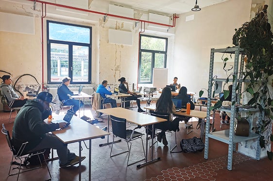 Un'immagine tratta dal sito di BASIS relativa ad un corso di formazione (Foto: BASIS)