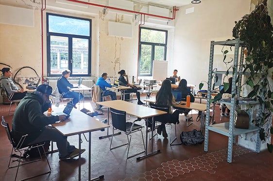 Un'immagine tratta dal sito di BASIS relativa ad un corso di formazione (Foto: BASIS)