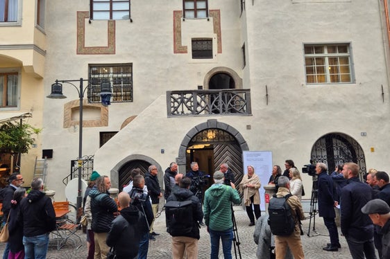 Die Renovierungsarbeiten am Eccel-Kreuzer-Museum in der Silbergasse in der Bozner Altstadt stehen kurz vor dem Abschluss: Bei einer Pressekonferenz am 29. Oktober gab Hochbau- und Vermögenslandesrat Christian Bianchi einen Einblick in die Arbeiten. (Foto: LPA/Gianluca Crocco)