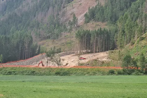 L'Ufficio sistemazione bacini montani Est sta ultimando i lavori di messa in sicurezza della diga sul rio Hofer, a Rasun-Anterselva. (Foto: ASP/Ufficio sistemazione bacini montani Est)
