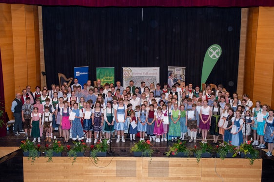 Mit einem Festabend klang der sechste Südtiroler Volksmusikwettbewerb in Auer aus. (Foto: LPA/Franz Hermeter)