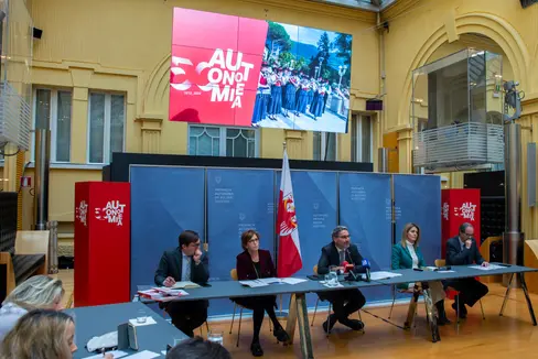Il presidente della Provincia, Arno Kompatscher, ha incontrato oggi a Palazzo Widmann i rappresenti dei media (Foto: ASP/Fabio Brucculeri)
