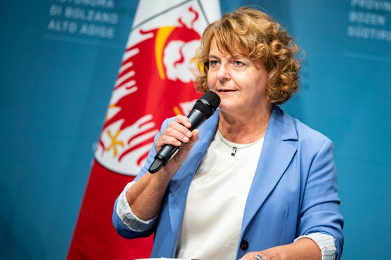 Familienlandesrätin Rosmarie Pamer: Unser Ziel ist es, dass alle Familien, die einen Betreuungsplatz benötigen, diesen vor Ort und als hochwertiges Angebot vorfinden. (Foto: LPA/Fabio Brucculeri)