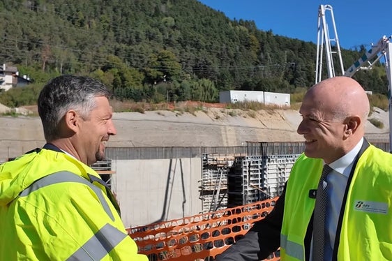 È confermato l’impegno di RFI per portare a termine l’opera nei tempi previsti, con l’obiettivo di consegnare al territorio un’infrastruttura moderna e funzionale in vista di Milano Cortina 2026. (Foto: USP/Ingo Dejaco)