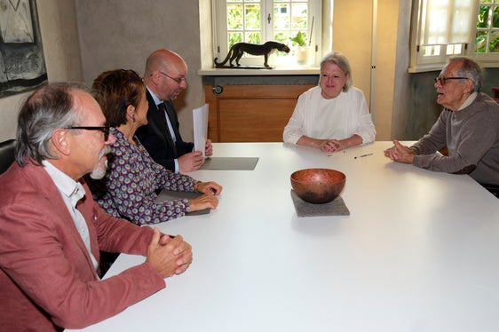 Il 19 settembre, alla presenza di rappresentanti della Provincia, della Fondazione Alexander Langer e della Fondazione Museo Storico del Trentino, è stato firmato il contratto di deposito con cui il patrimonio di Alexander Langer passa a far parte del fondo dell'Archivio provinciale. (Foto: USP/Alessandro Campaner)