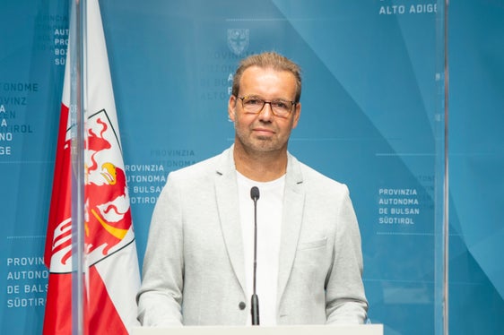 Geringe Literalität ist ein komplexes Phänomen: Prof. Sven Nickel (Freie Universität Bozen), informierte über Ursachen und Auswirkungen. (Foto: LPA/Landesamt für Weiterbildung)