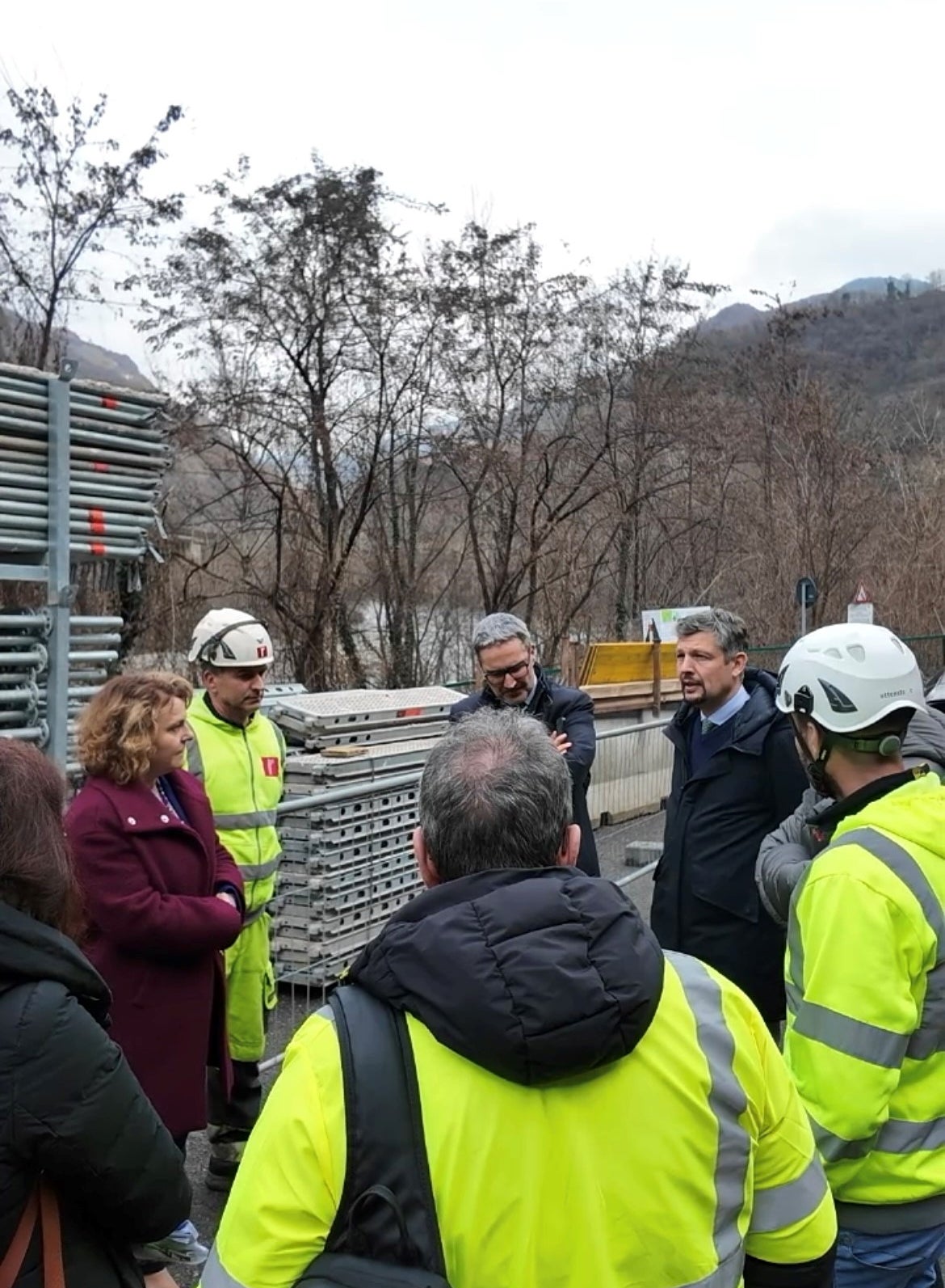 L'assessora Rosmarie Pamer (da sinistra), il presidente Arno Kompatscher e l'assessore Daniel Alfreider si sono informati sullo stato dei lavori (Foto: USP/Bruno Benedetto)