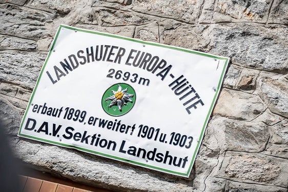 Il Rifugio Europa è stato costruito nel 1899 dalla Sezione di Landshut dell'Alpenverein Tedesco (Foto: Rifugio Europa)