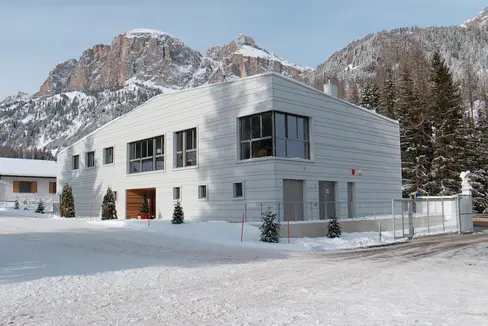 La rinnovata base logistica Tempesti di Corvara, in Val Badia (Foto: ASP/GNews)