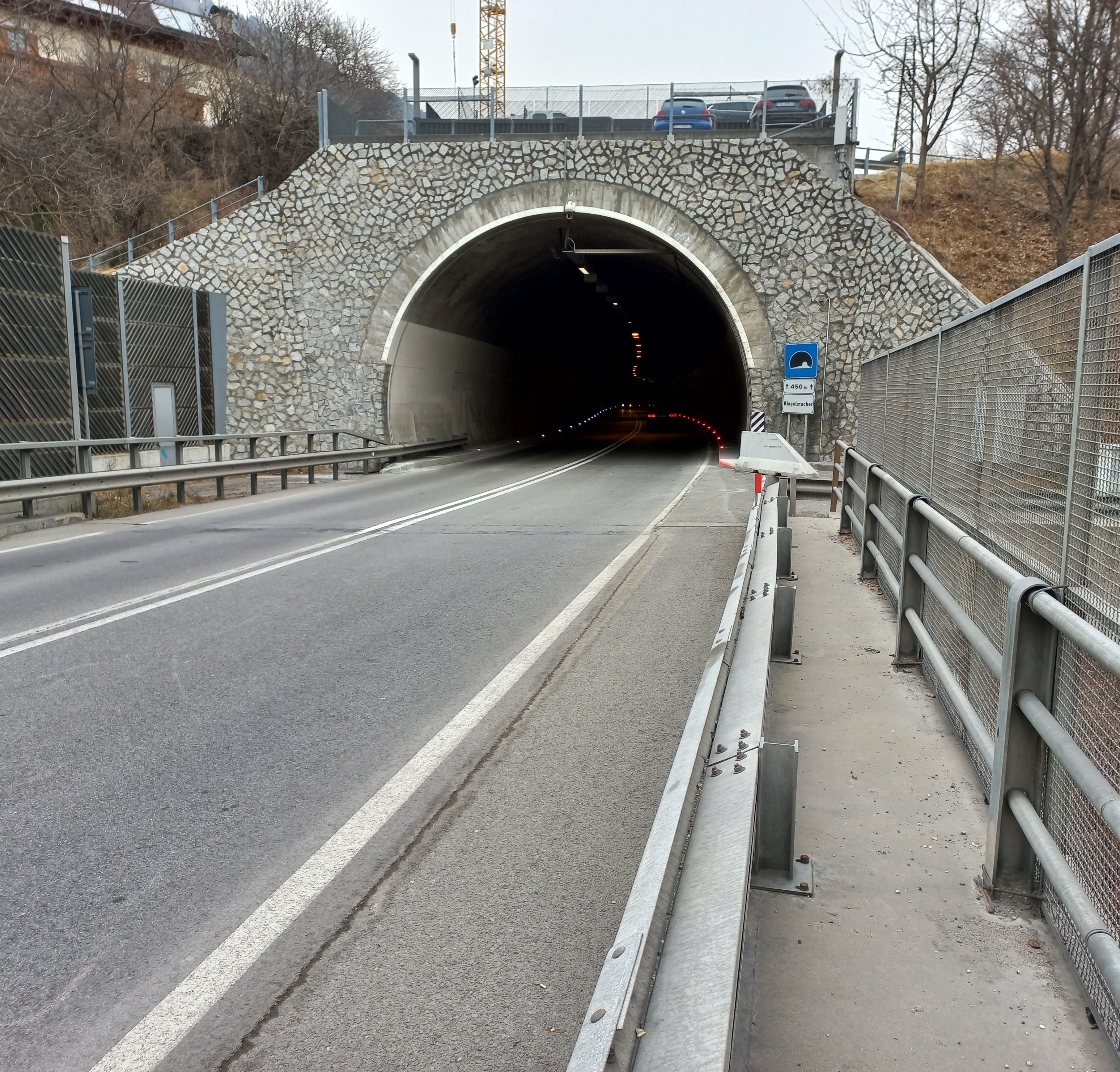 Dal 28 settembre al 9 ottobre, il tunnel sarà completamente chiuso dalle 20 alle 6. Durante questo periodo, il traffico sarà deviato sulla strada provinciale 182 Rio Pusteria. (Foto: USP/Dipartimento Infrastrutture e Mobilità)