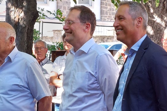 Altlandeshauptmann Luis Durnwalder, Landesrat Bessone und Merans Bürgermeister Dal Medico beim heutigen Spatenstich (Foto: LPA/Igor Cocca)