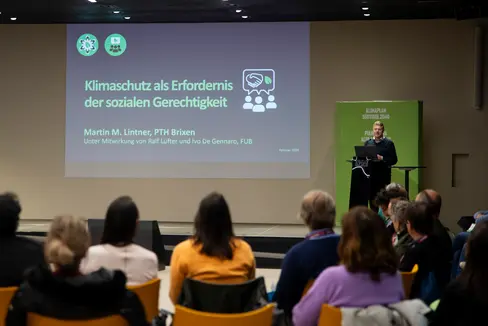 Etwas gegen die Klimaveränderungen zu unternehmen, ist ein Erfordernis der sozialen Gerechtigkeit, betonte Martin M. Lintner, Professor an der Philosophisch-Theologischen Hochschule Brixen (PTH) beim zweiten Treffen des Stakeholder Forum Klima. (Foto: LPA/Greta Stuefer)