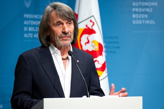 Landesrat Hubert Messner unterstreicht die Chancen der Telemedizin. (Foto: LPA/Fabio Brucculeri)