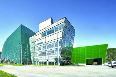 La Provincia metterà a disposizione del Comune di Bolzano 8,5 milioni di euro, derivanti dalla vendita di energia elettrica prodotta dal termovalorizzatore nel 2020. Oggi il via libera della Giunta (Foto: Alperia)