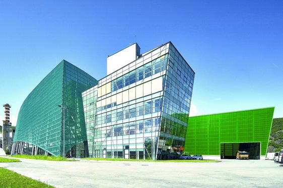 Das Land wird der Gemeinde Bozen 8,5 Millionen Euro aus den Erträgen der Müllverwertungsanlage Bozen für die Modernisierung des Krematoriums zur Verfügung stellen. (Foto: Alperia)