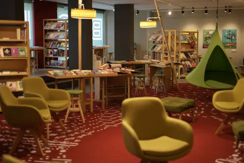 Ab dem 21. Jänner sind die Bücherwelten im Waltherhaus in Bozen wieder geöffnet, Besucherinnen und Besucher erwartet auch heuer wieder zahlreiche Neuerscheinungen und preisgekrönte Werke. (Foto: LPA/Landesbibliothek Teßmann)