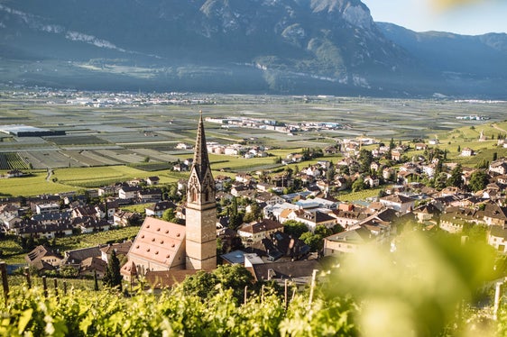 In futuro a Termeno sorgerà un nuovo centro di riciclaggio fuori dal centro abitato (Foto: IDM/Benjamin Pfitscher)