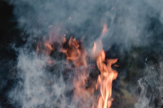 Dopo un incendio in una discarica a Trento, la Protezione civile dell'Alto Adige invita i cittadini dell’Oltradige, Bassa Atesina e di Bolzano a rimanere in casa ed a tenere le finestre chiuse (Foto: Pexels-eva-bronzini)