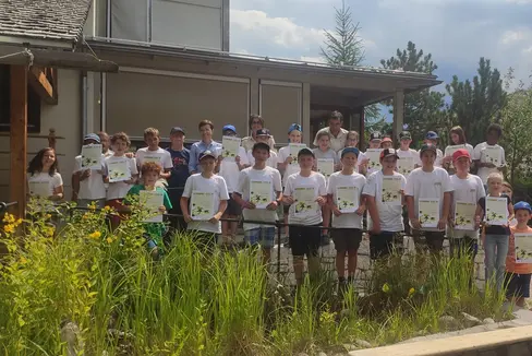 30 giovani hanno ricevuto oggi i diplomi da Junior Rangers presso il Parco nautrale Monte Corno nel Comune di Trodena (Foto: ASP/Ufficio Natura)