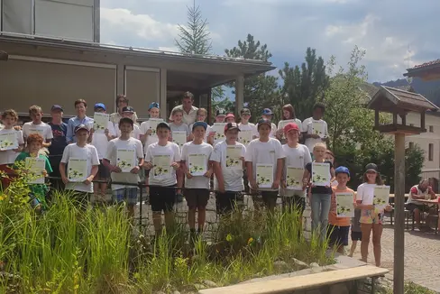 30 frischgebackene Naturpark Junior Ranger erhielten beim Naturparkhaus Trudner Horn ihr Diplom. (Foto: LPA/Landesamt für Natur)