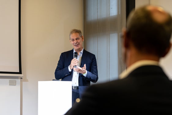 Zu einem nüchternen Blick auf die Fakten und mutigem Handeln Richtung Zukunft rief Alexander Notdurfter von der Philosophisch-Theologischen Hochschule Brixen auf. (Foto: LPA/Luca Guadagnini)