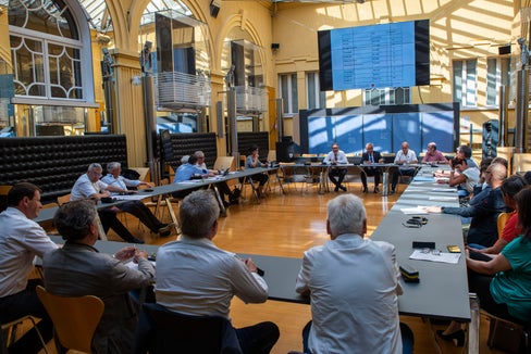 Le Comunità comprensoriali ed i Comuni hanno discusso la chiave ideale della co-determinazione nell'assemblea generale di Egato con la delegazione della Provincia (Foto: ASP/Fabio Brucculeri)