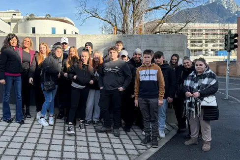 Gli studenti del Centro di formazione professionale Zuegg di Merano e della Scuola professionale Cts Einaudi di Bolzano imparano la seconda lingua con attività didattiche congiunte (Foto: ASP/Centro Zuegg)