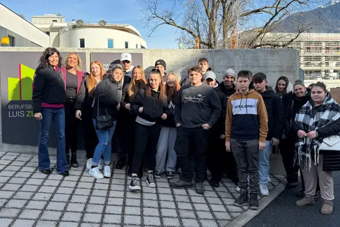 Gli studenti del Centro di formazione professionale Zuegg di Merano e della Scuola professionale Cts Einaudi di Bolzano imparano la seconda lingua con attività didattiche congiunte (Foto: ASP/Centro Zuegg)