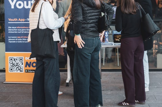 In der Youth App stehen nun Infobeiträge und Videos zu den behandelten Themen kostenlos zur Verfügung, von Budgetplanung über rechtliche Rahmenbedingungen bis hin zu Tipps für Marketing und Social Media. (Foto: LPA/Landesamt für Jugendarbeit/Youth Info)