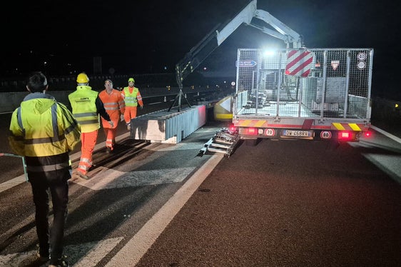 Il Servizio strade ha completato l’installazione dei nuovi attenuatori d’urto in corrispondenza delle uscite della superstrada MeBo in direzione nord e, parzialmente, anche in direzione sud. (Foto: USP/Alberto Lenisa)