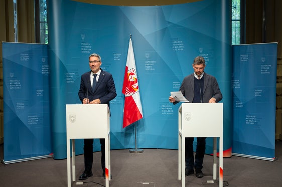 Da sinistra il presidente della Provincia Arno Kompatscher e l'assessore provinciale alle Infrastrutture e alla Mobilità Daniel Alfreider (Foto. ASP/Fabio Brucculeri)