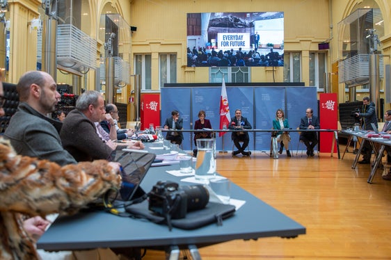 Il presidente della Provincia, Arno Kompatscher, ha incontrato oggi a Palazzo Widmann i rappresenti dei media (Foto: ASP/Fabio Brucculeri)