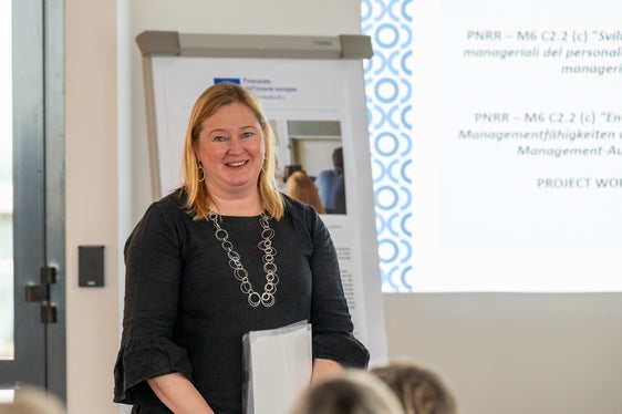 Questo corso è un'opportunità unica per acquisire conoscenze teoriche in combinazione con approfondimenti pratici, ha detto Marjaana Gunkel, preside della Facoltà di economia (Foto: USP/Manuela Tessaro)