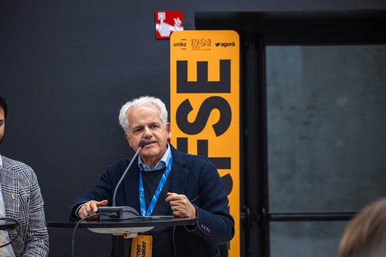 Ingenieur Giuseppe Amaro, einer der Dozenten der Master-Studiengangs Fire Safety Engineering an der Freien Universität Bozen (Foto: LPA/Agorà Activities)