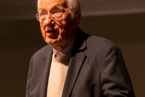 Walter Deutsch nel giorno del suo centesimo compleanno, a Vienna (Foto: Lauge Dideriksen)