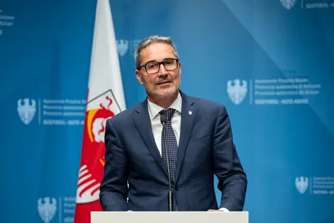 Nella sua seduta del 31 ottobre la Giunta provinciale ha approvato il disegno di legge – che ora sarà trasmesso al Consiglio provinciale per la discussione e l’approvazione definitiva – e il presidente della Provincia Arno Kompatscher lo ha presentato in una conferenza stampa. (Foto: USP/Fabio Brucculeri)