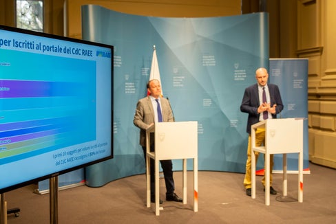 Südtirol liegt bei der Sammlung von Elektroabfall im gesamtstaatlichen Durchschnitt: Das geht aus der Präsentation der Daten für Südtirol hervor, die vom Landesressort für Umwelt und Energie und dem italienischen WEEE-Koordinationszentrum vorgestellt wurden. (Foto: LPA/Fabio Brucculeri)