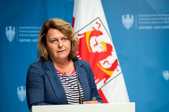 In occasione della Giornata internazionale dei diritti dell'infanzia e dell'adolescenza, l'assessora provinciale Rosmarie Pamer ricorda l'importante ruolo dei servizi sociali che accompagnano e assistono bambini, bambine e adolescenti in fasi di grande vulnerabilità e in condizioni di vita difficili. (Foto: USP/Fabio Brucculeri)