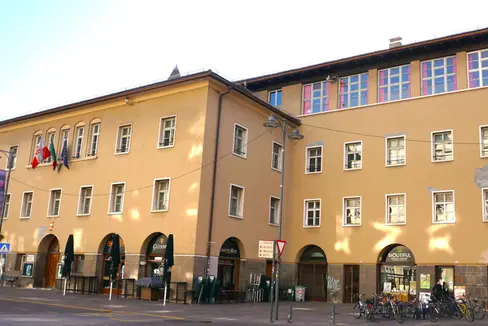 In ihrer heutigen (25. Juni) Sitzung hat die Landesregierung auf Vorschlag von Landesrat Achammer der Allgemeinen Studienordnung der Hochschule für Musik Claudio Monteverdi“ (im Bild) in Bozen zugestimmt. (Foto: LPA)