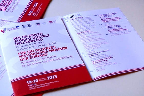 Unter dem Titel Für ein digitales historisches Museum der Euregio. Perspektiven und Projekte für die Online-Vermittlung von Geschichte stand eine umfassende Bestandsaufnahme zur digitalen Geschichtsvermittlung von Tirol, Südtirol und dem Trentino im Mittelpunkt. (Foto: Euregio)
