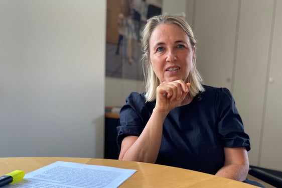 Die Direktorin im Amt für Ausbildungs- und Berufsberatung, Alexa Seebacher, verweist darauf, dass die Zusammenarbeit mit den Schulen im Rahmen der Berufswahlvorbereitung 2022 ausgebaut wurde. (Foto: LPA/Amt für Ausbildungs- und Berufsberatung)