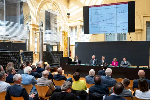 Rappresentanti dell'amministrazione provinciale e della Giunta hanno presentato alle parti sociali le misure volte a migliorare l'efficienza e l'efficacia della spesa pubblica. (Foto: USP/Fabio Brucculeri)